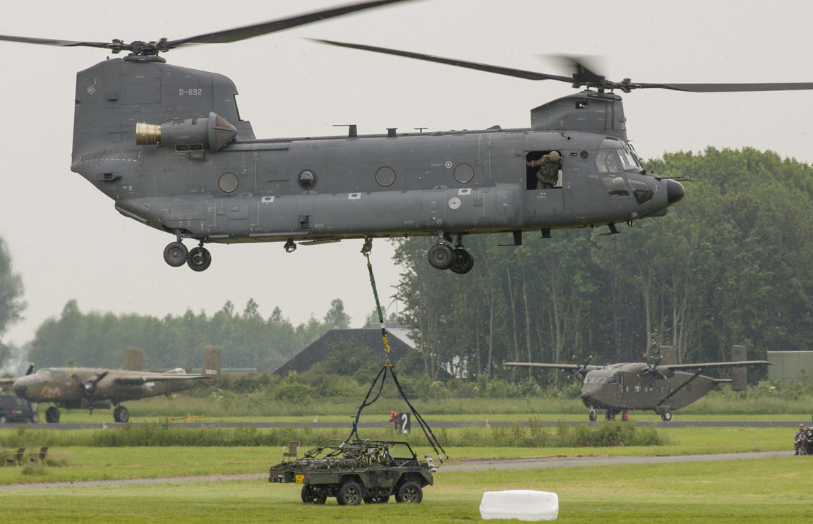 Amazing Facts About Boeing Ch 47 Chinook The Military Helicopter