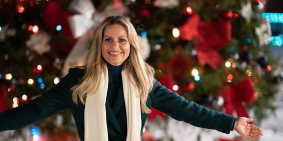 Candace Cameron Bure Kicks Off Christmas Season At Great American Pure Flix