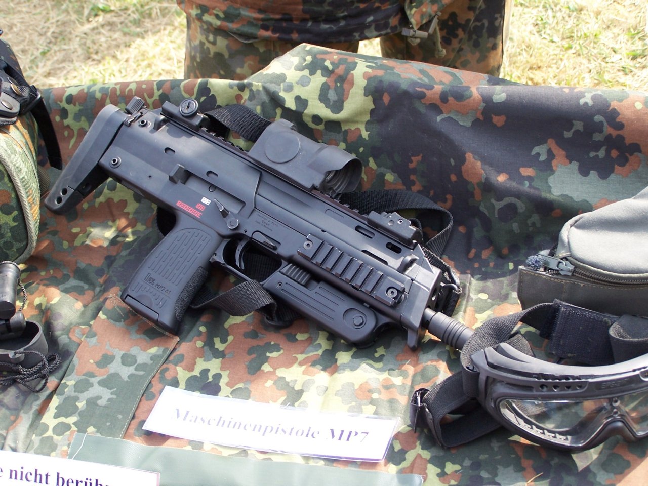 Heckler Koch Mp7 Is A Cross Between A Submachine Gun And A Carbine