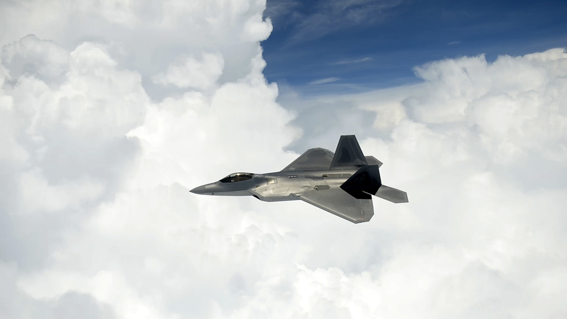 Us Air Force F 22 Raptor Fires Record High 28 Missiles During Trial