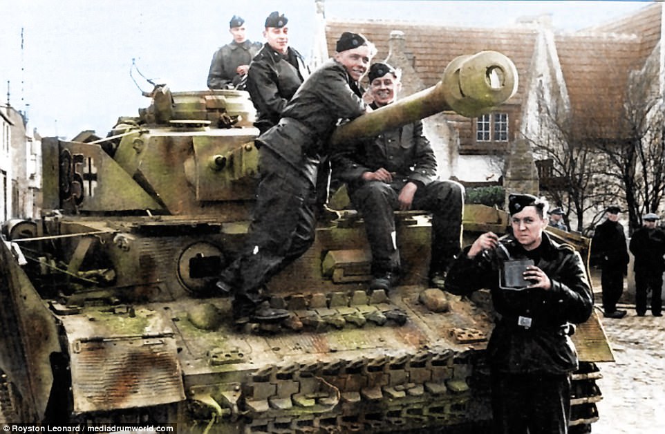 Wwii Tank Photos Revealed In Amazing Colour Daily Mail Online